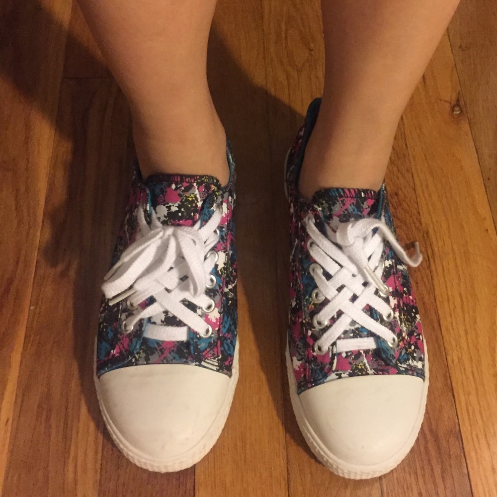 BRAND NEW Airwalk sneakers!!